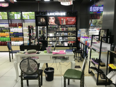 選擇小資生活化妝品開店 智慧之選，開啟零售新篇章